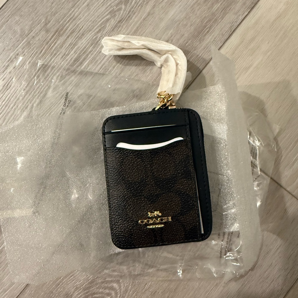 Coach Zip Card Case In Signature Canvas